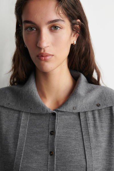 COS レイヤードメリノウールハイネックカーディガン