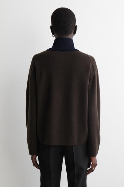 COS レイヤードメリノウールハイネックセーター