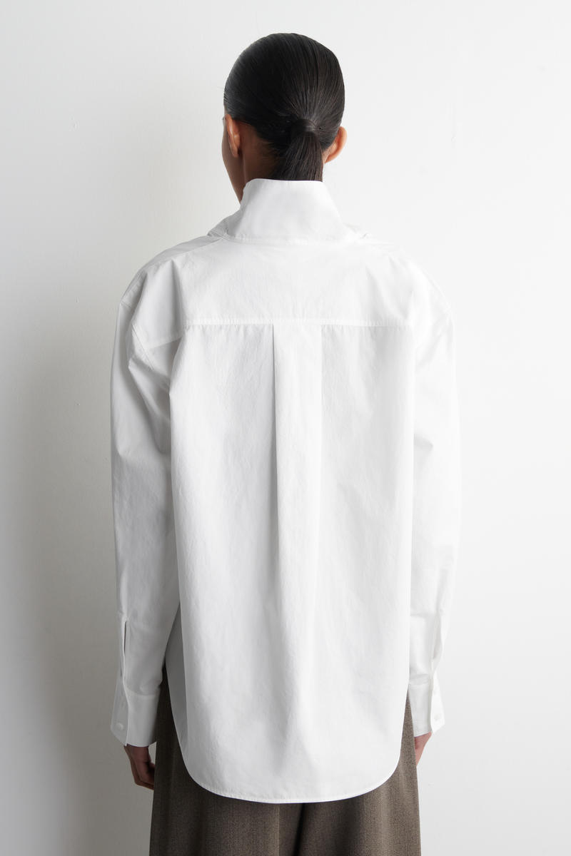 COS ファネルネック コットンシャツ