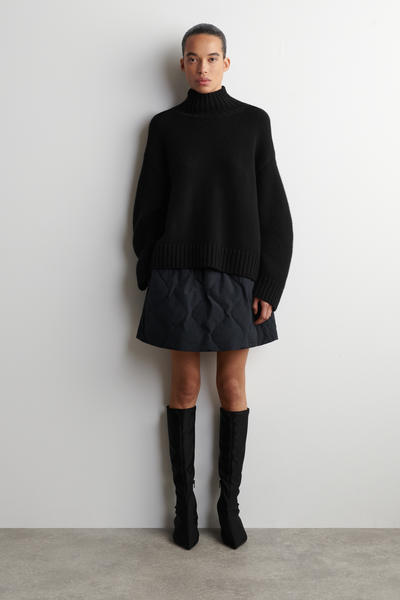 COS キルティング ミニスカート