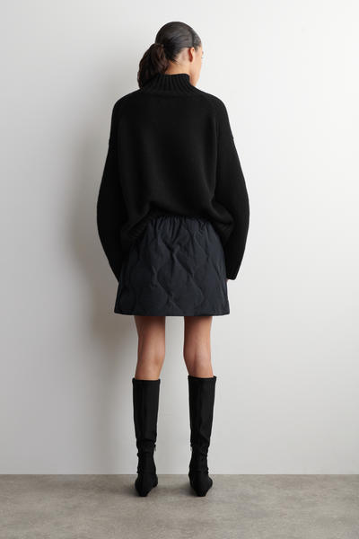 COS キルティング ミニスカート