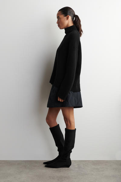 COS キルティング ミニスカート