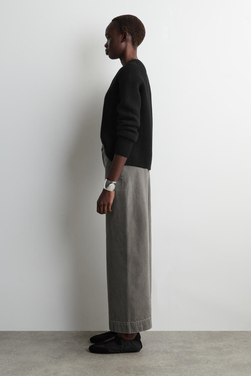 COS クロップドワイドレッグデニムパンツ