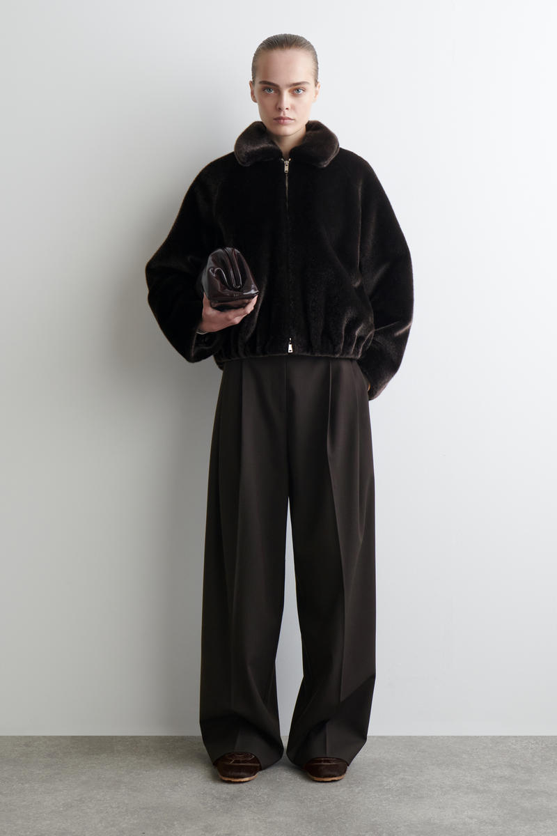 COS フェイクファージャケット