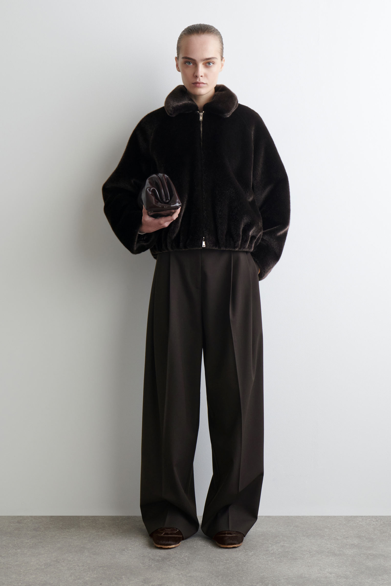 zz-1313786_17-223-1010016-1.