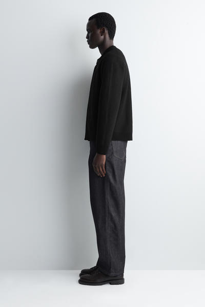 COS ボイルドウールクルーネックカーディガン