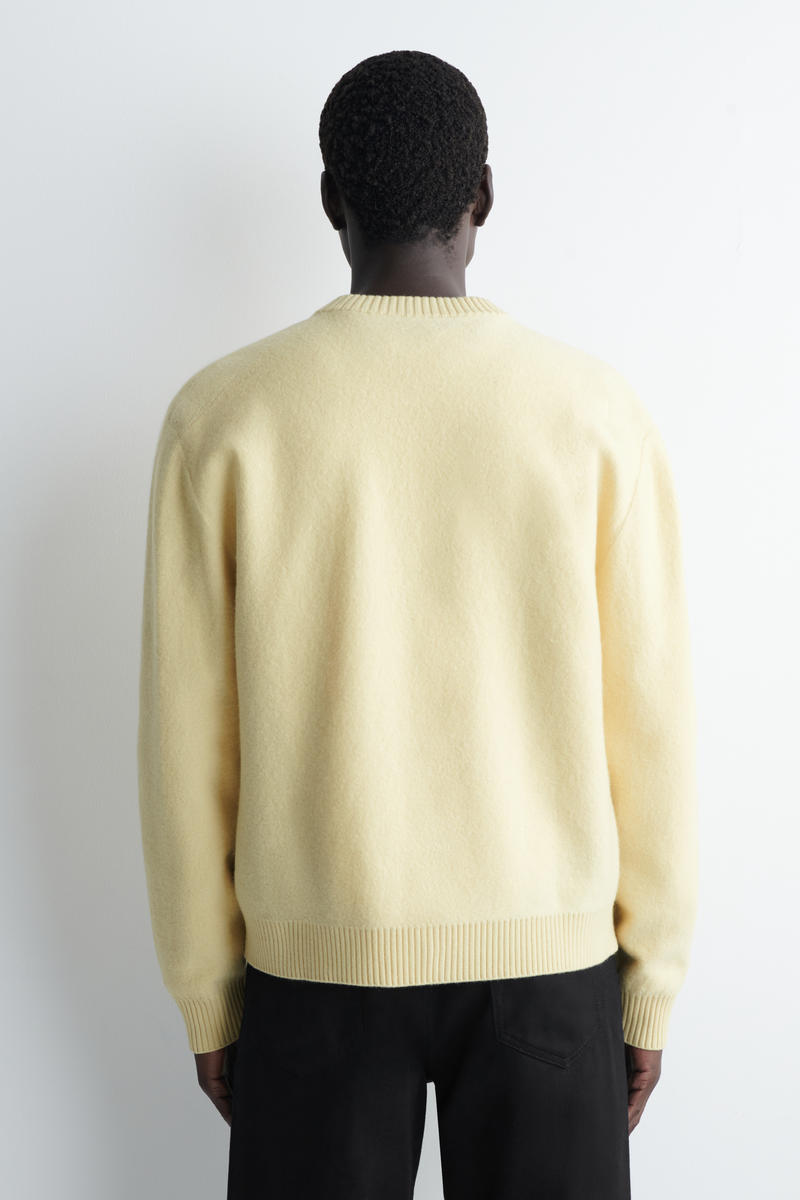 COS ボイルドウールクルーネックカーディガン