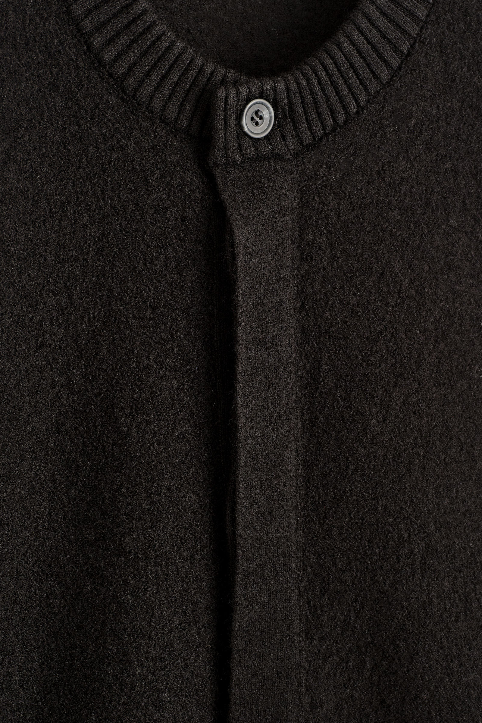 BOILED-WOOL CREW-NECK CARDIGAN ボイルドウールクルーネック