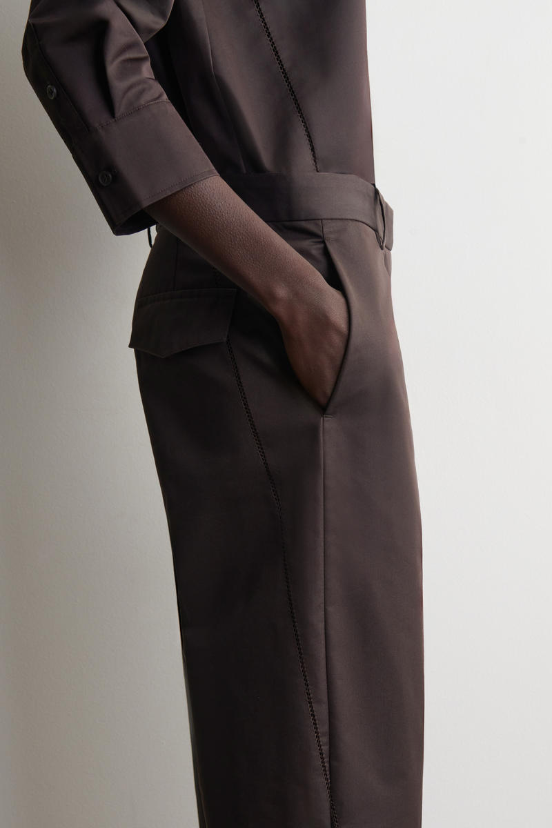 COS 刺繍コットンパンツ