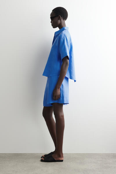 COS オーバーサイズ半袖リネンシャツ