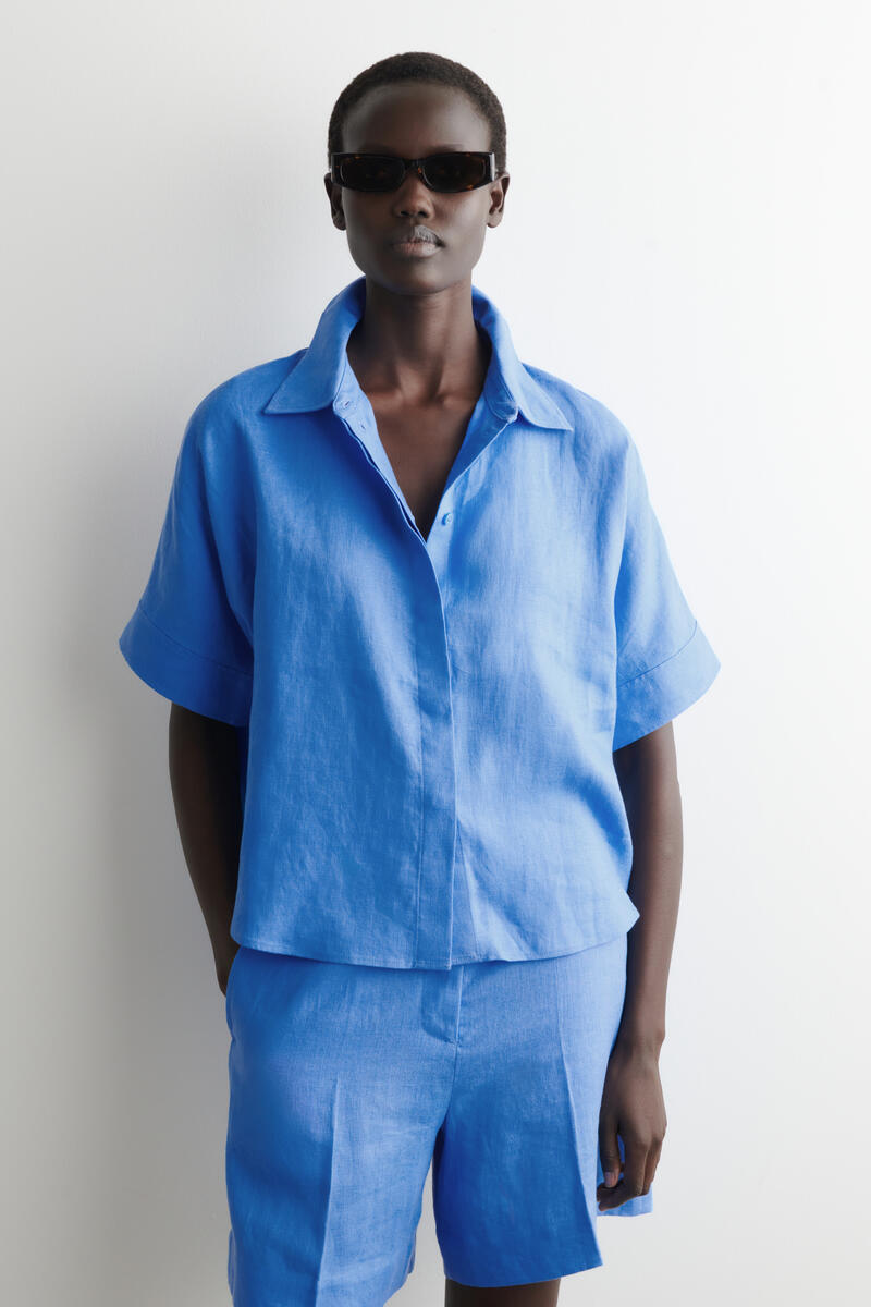 COS オーバーサイズ半袖リネンシャツ