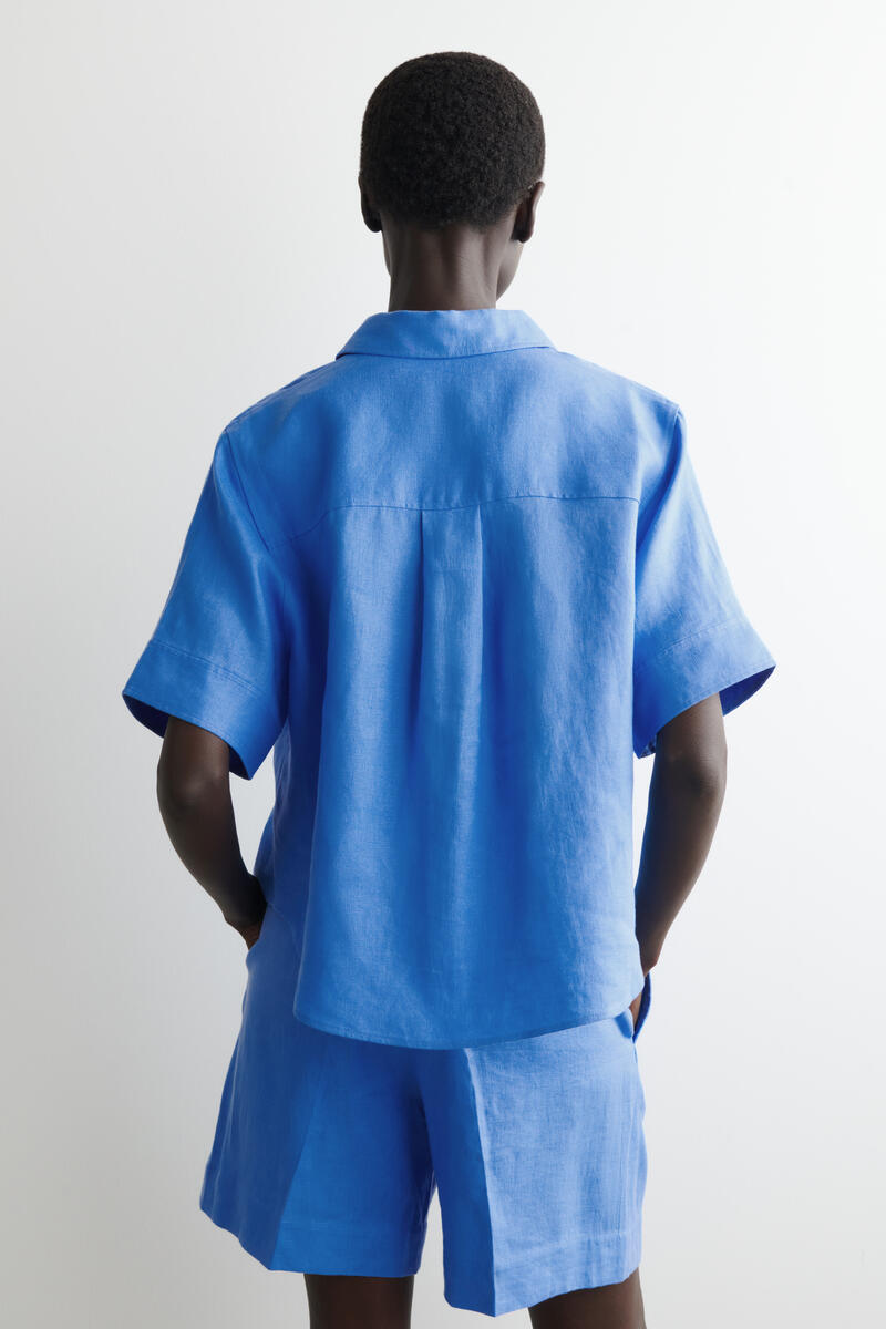 COS オーバーサイズ半袖リネンシャツ