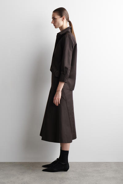 COS 刺繍入りコットンミディスカート