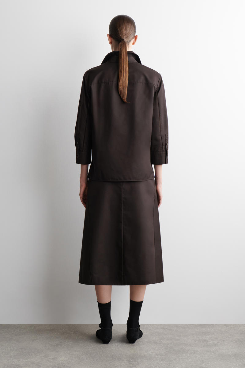 COS 刺繍入りコットンミディスカート