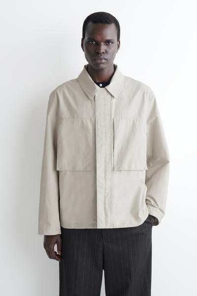 COS テクニカル ウインドブレーカージャケット