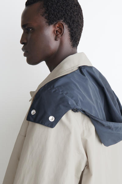 COS テクニカル ウインドブレーカージャケット