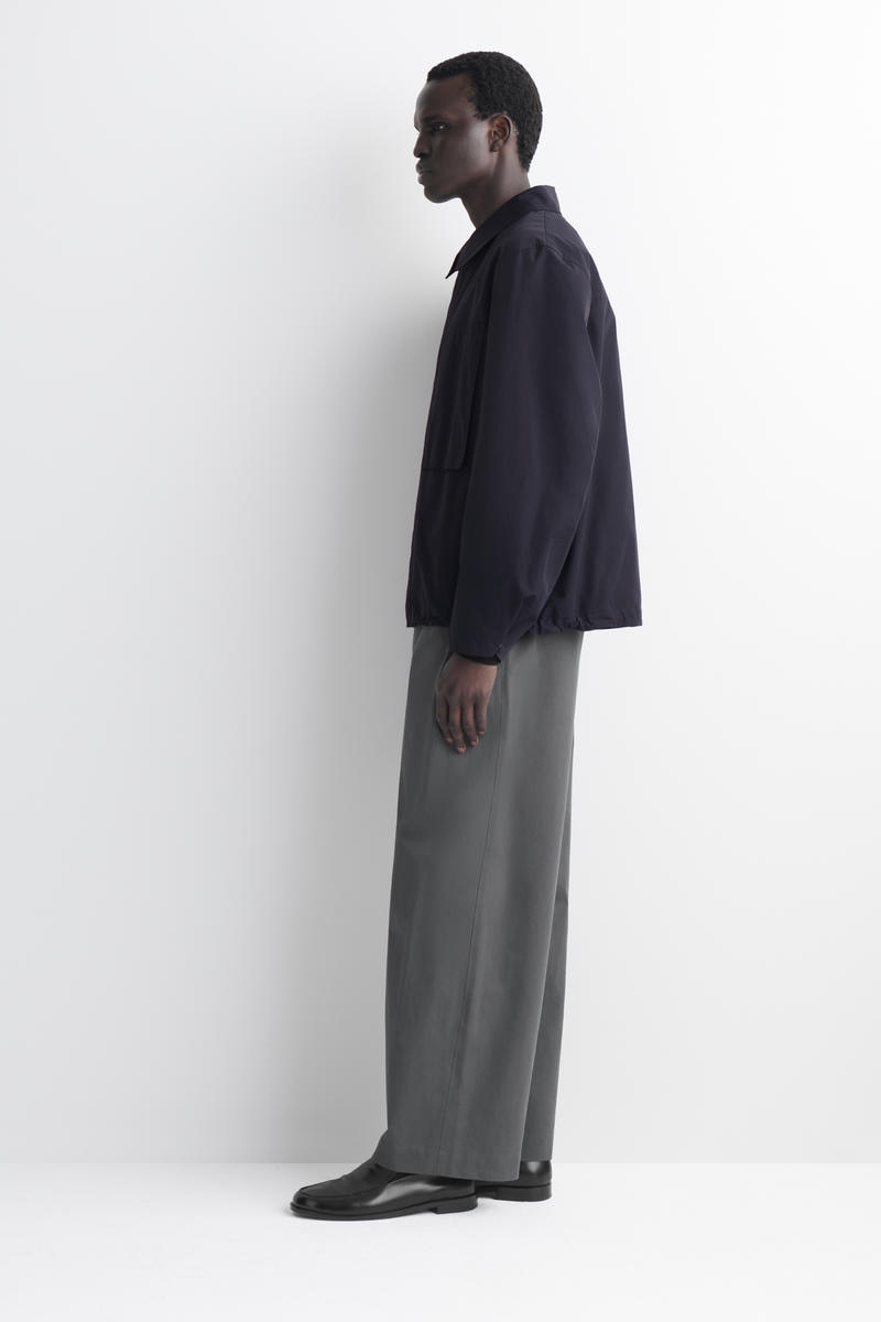 COS テクニカル ウインドブレーカージャケット