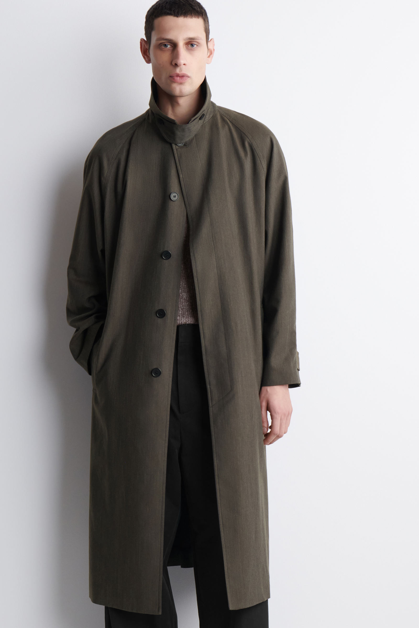 COS ユーティリティトレンチコート UTILITY TRENCH COAT ユーティリティトレンチコート ブラック｜COS