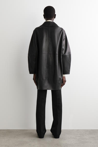 COS 彫刻的なレザージャケット