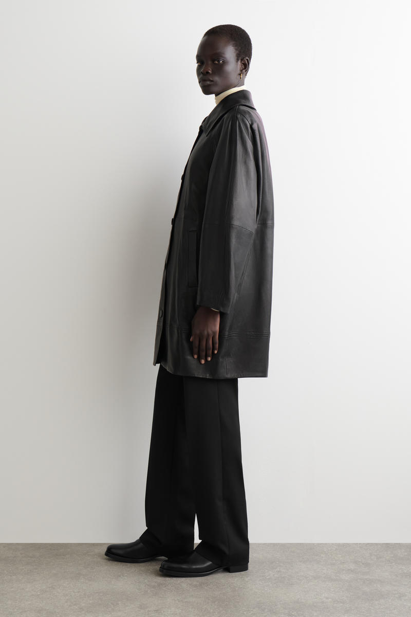 COS 彫刻的なレザージャケット
