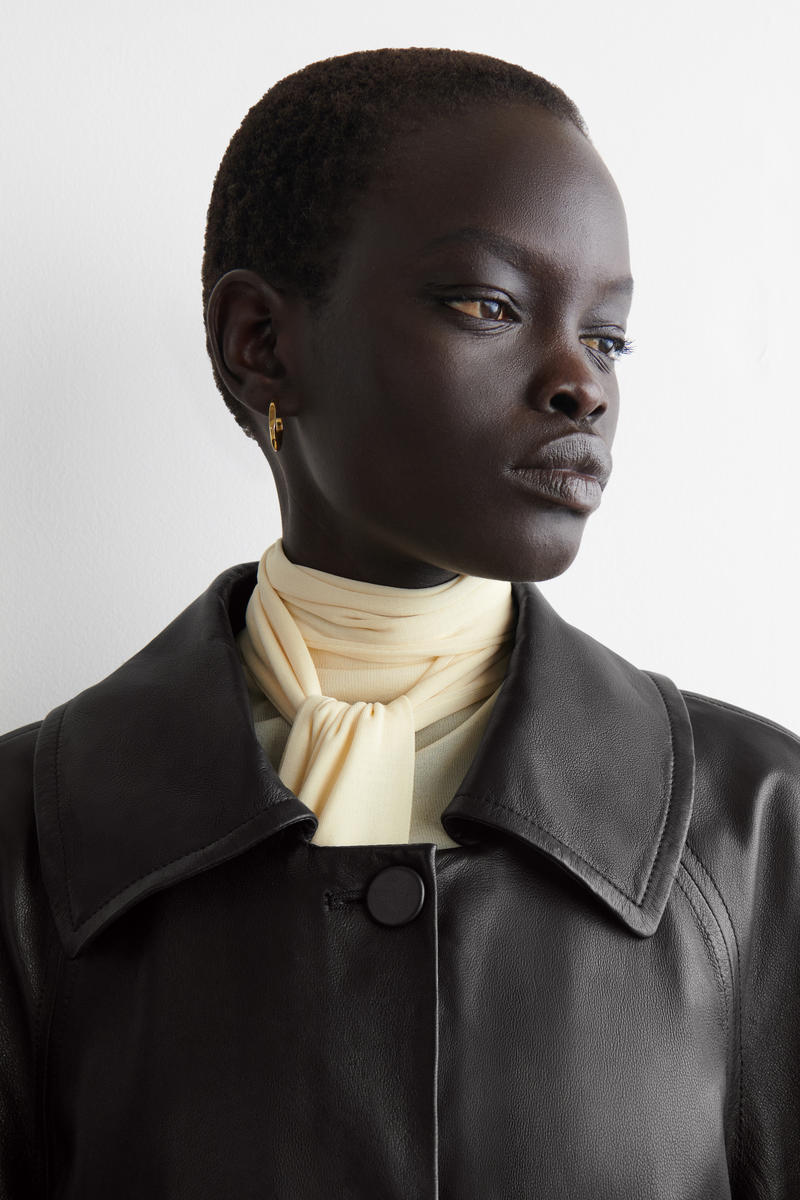 COS 彫刻的なレザージャケット