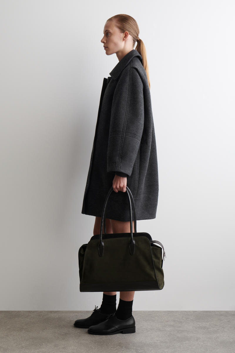 COS 彫刻的なウール混紡コート