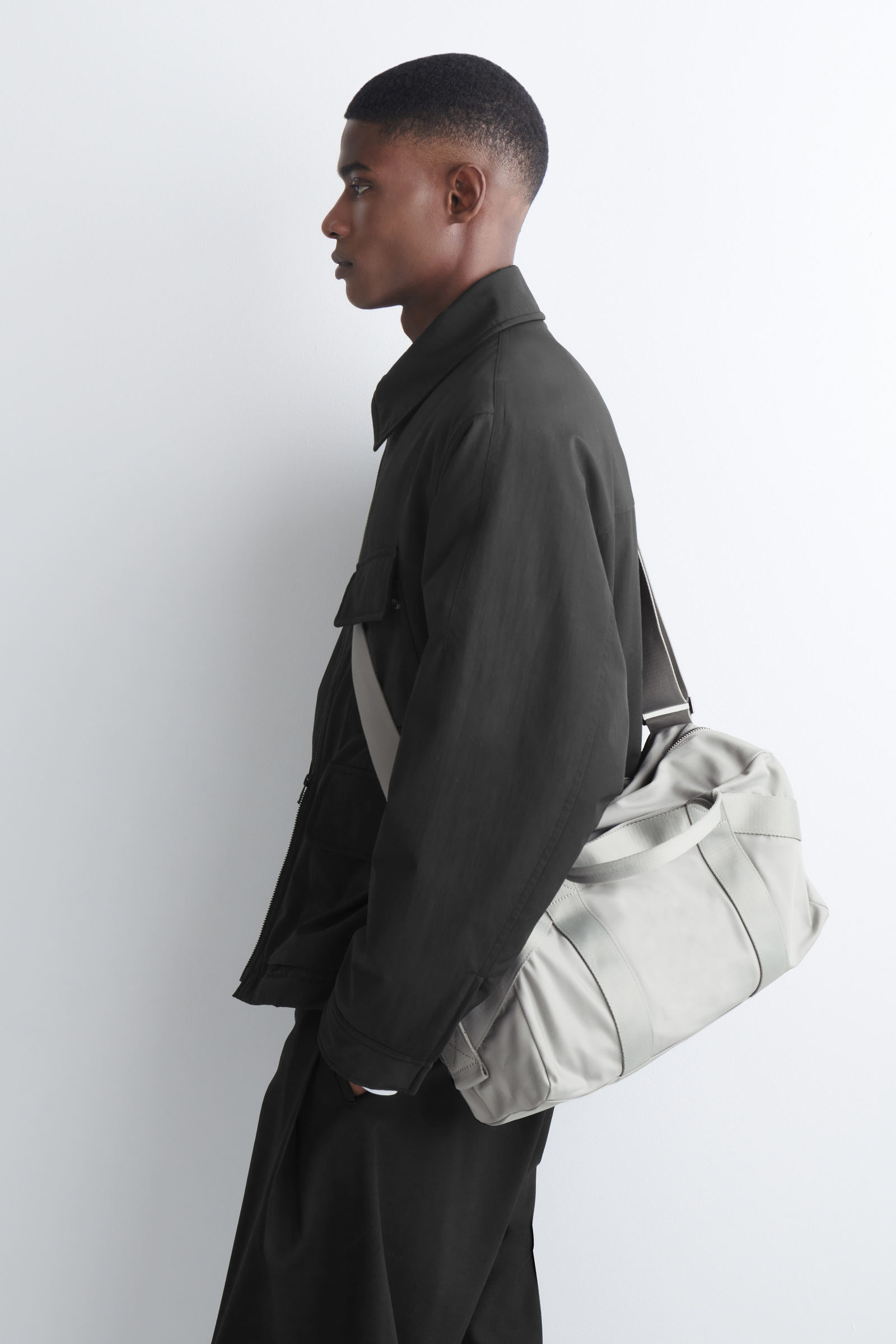 SPORTS DUFFLE BAG - NYLON スポーツダッフルバッグ - ナイロン グレー