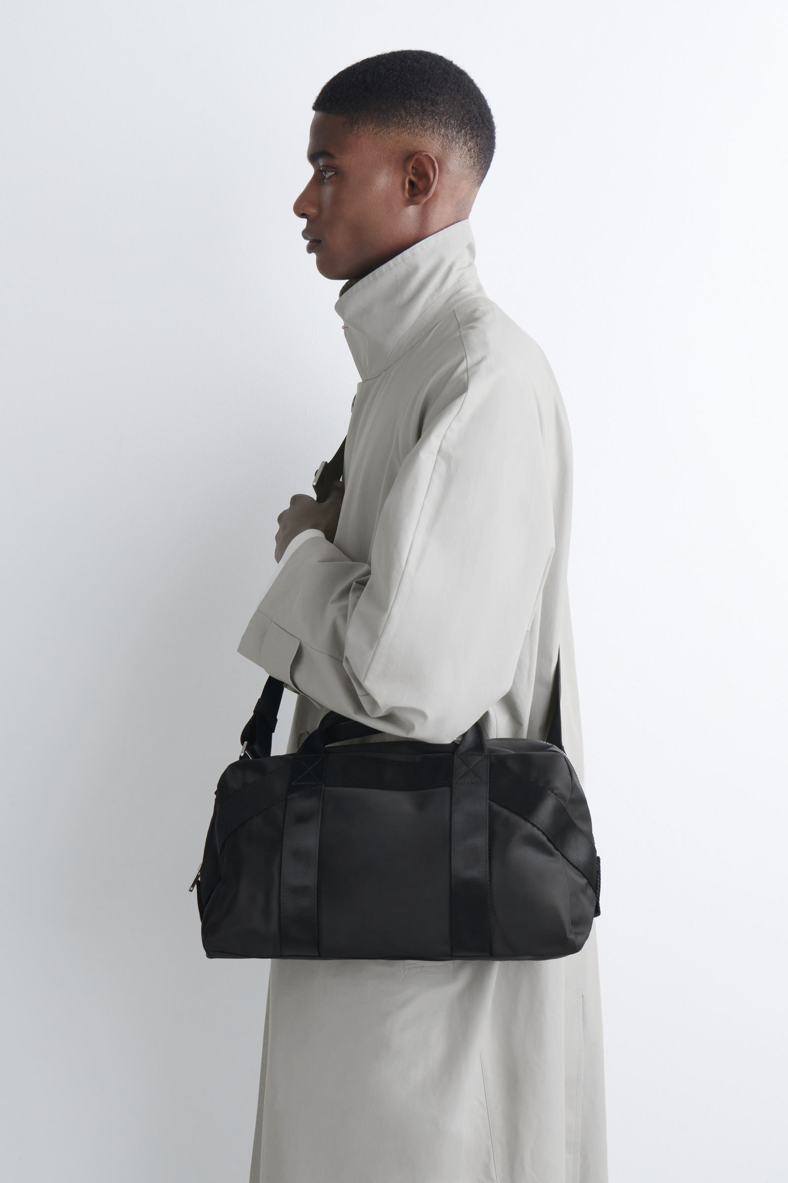 タグ付き COSナイロンファンネルネック NYLON FUNNEL-NECK JACKET ナイロンファンネルネックジャケット