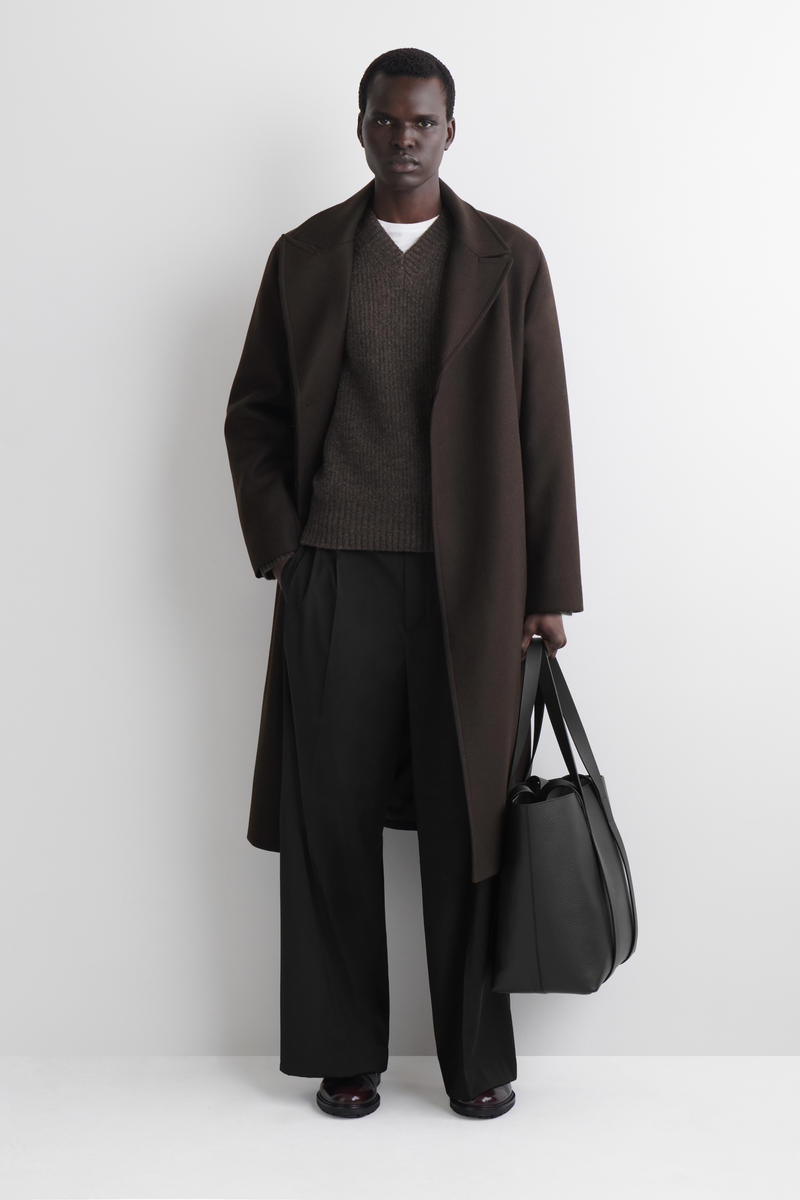 COS オーバーサイズ ウールヤク Vネックセーター