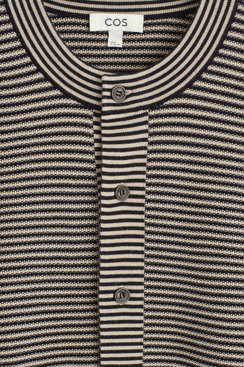 COS ストライプメリノウールカーディガン