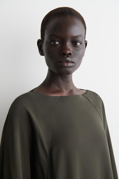 COS 彫刻的なミニドレス