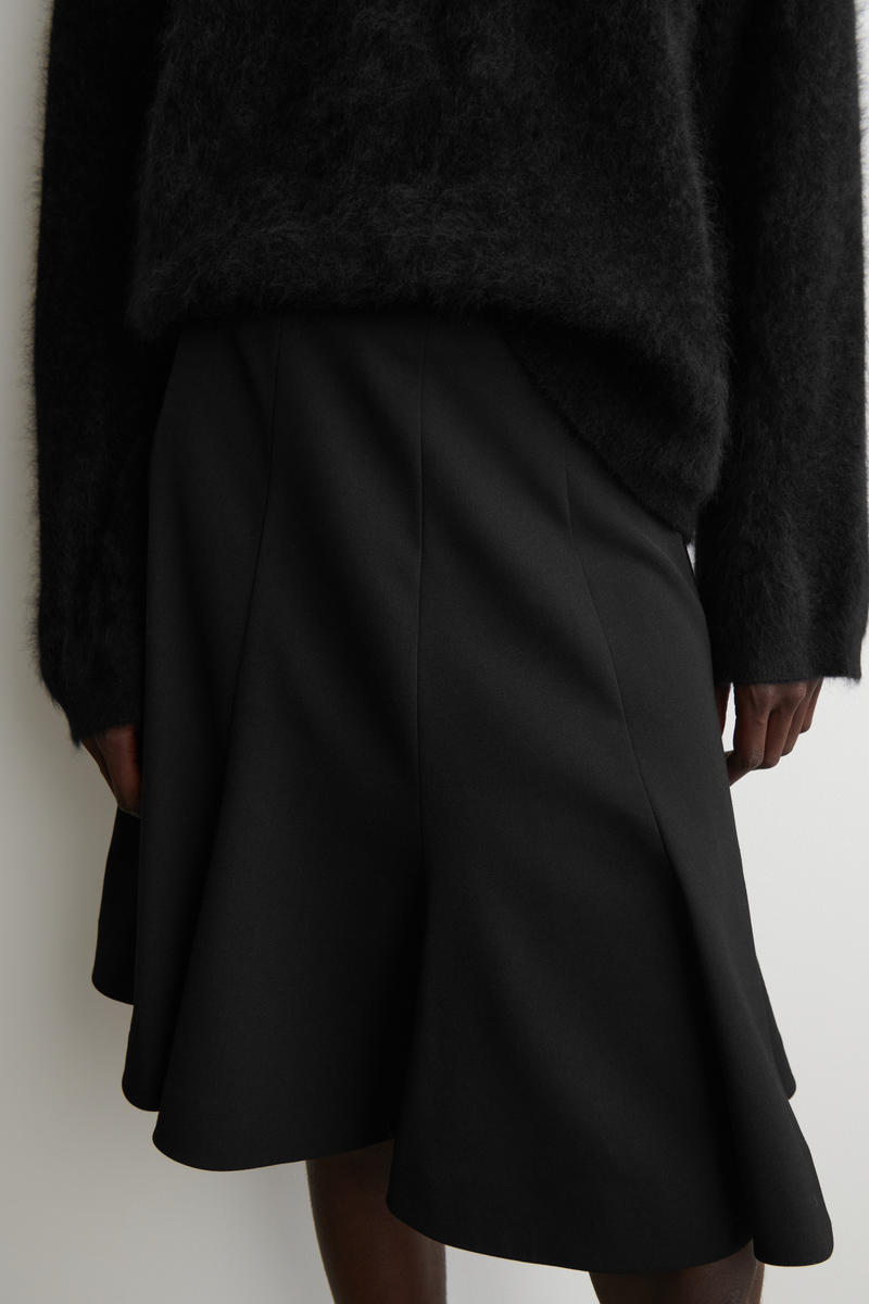 COS フレアミニスカート