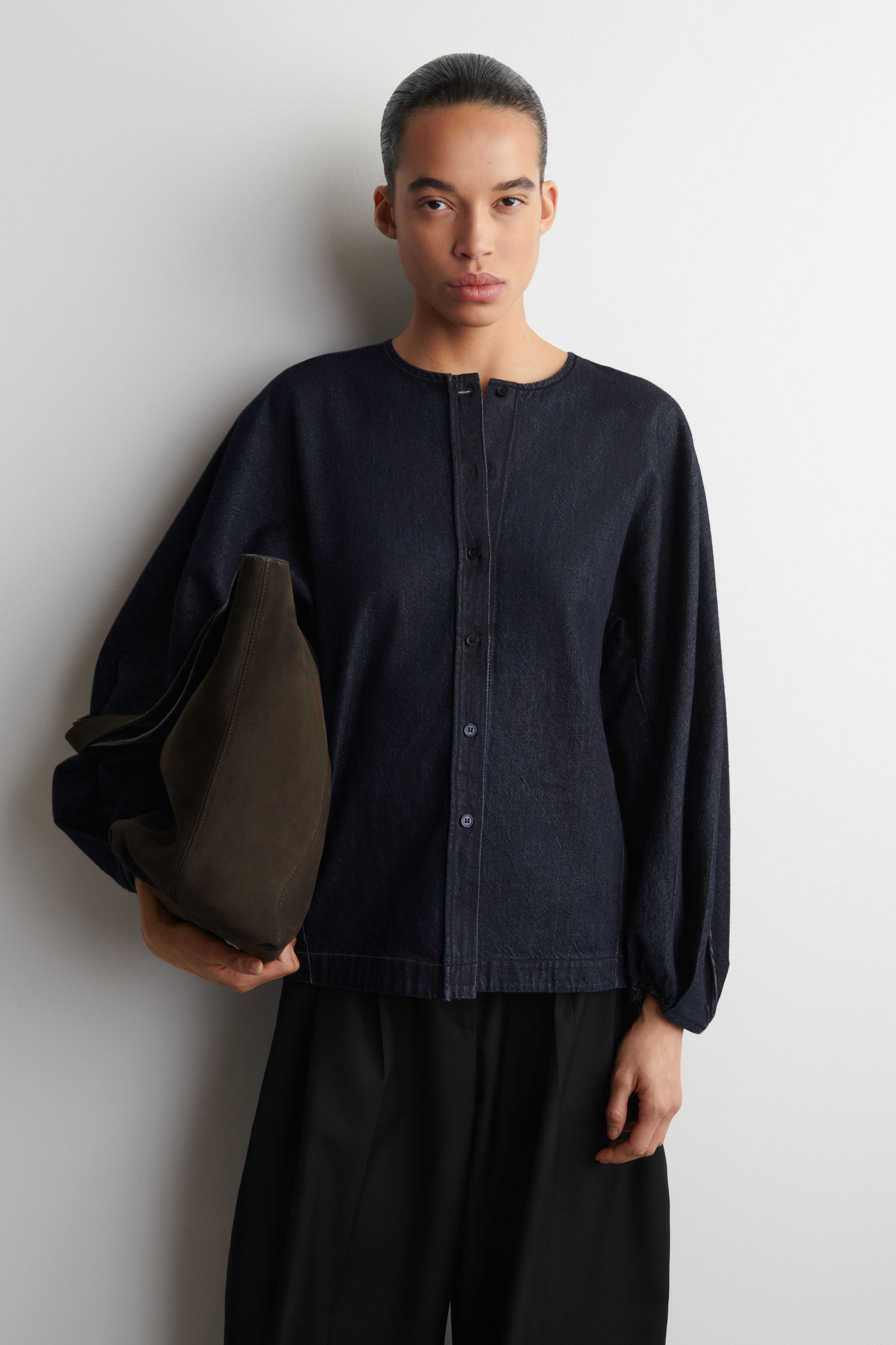 ROUNDED DENIM TOP ラウンドデニムブラウス インディゴ｜COS コス 公式