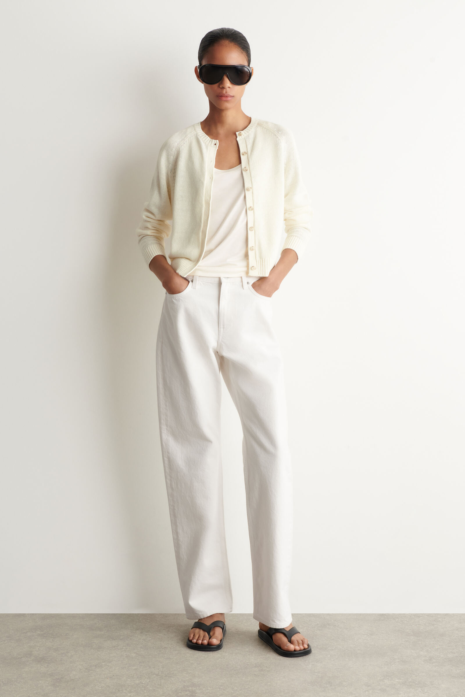 新品 COS ニットリネンカーディガン アイボリー Sサイズ KNITTED LINEN CARDIGAN ニットリネンカーディガン エクリュ｜COS コス
