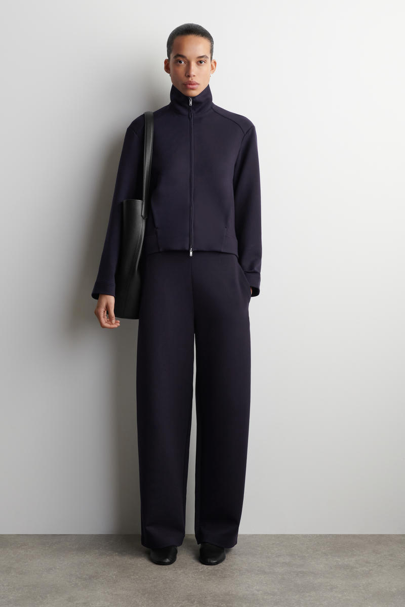 COS スキューババレルレッグジョガーパンツ