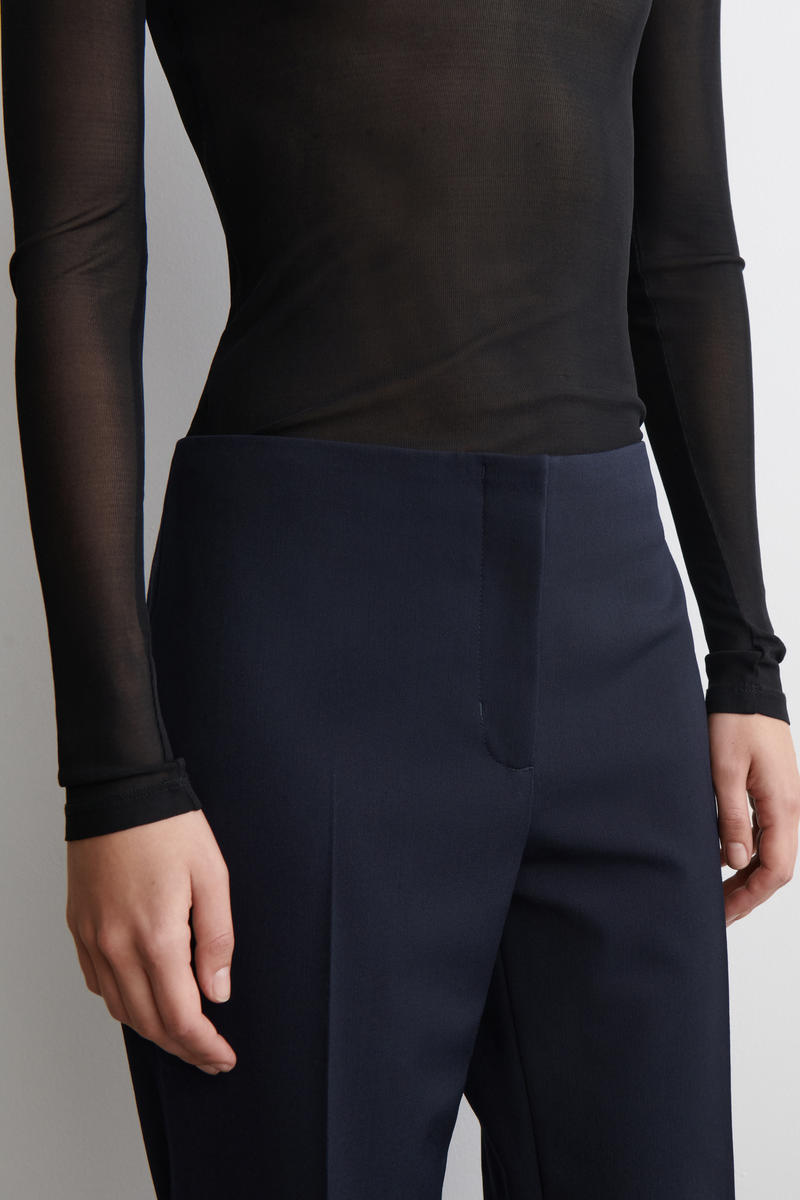 COS スリムウール混紡トラウザーズ