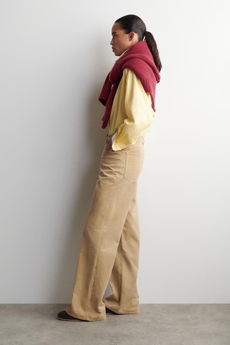 COS コーデュロイストレートレッグパンツ