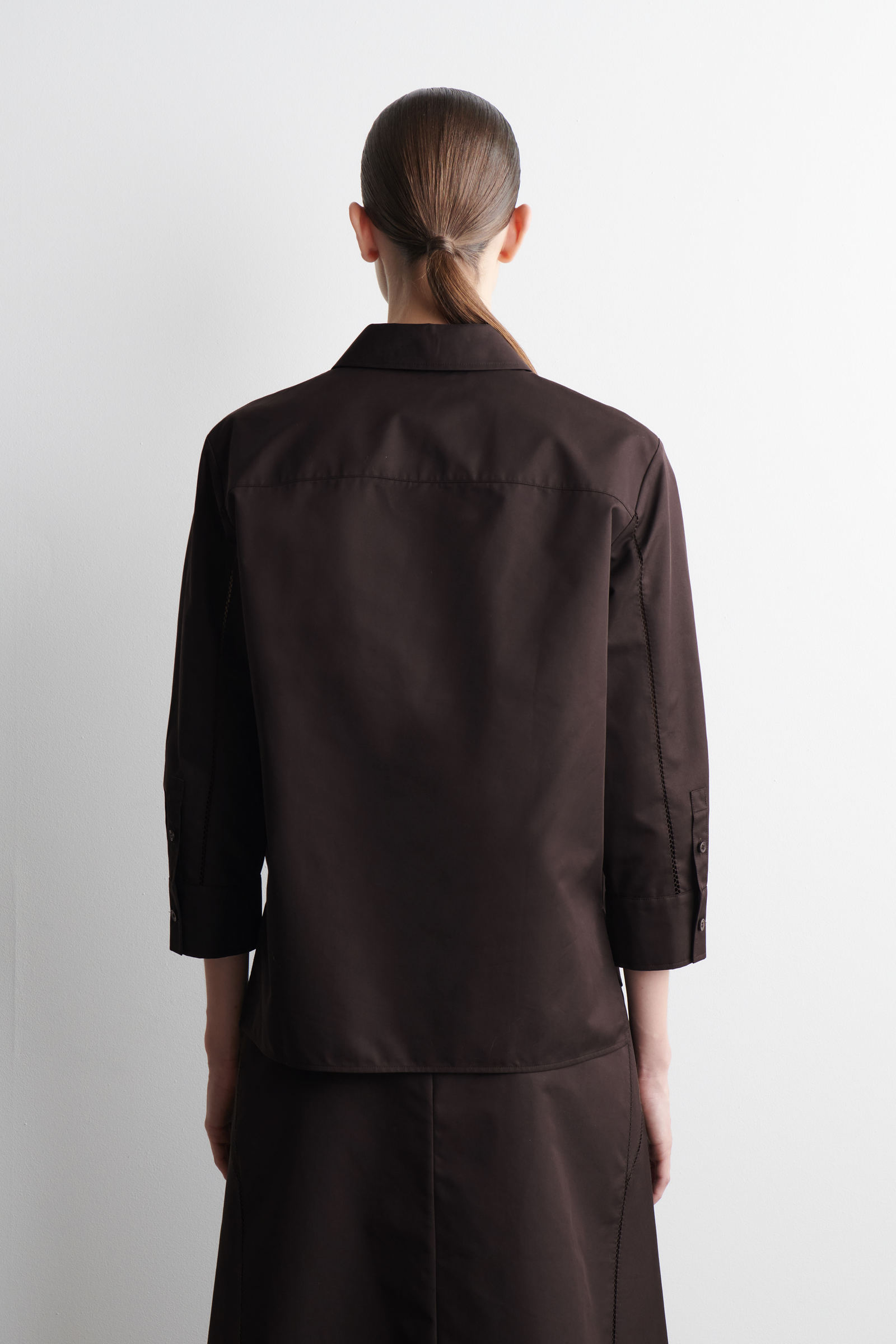 EMBROIDERED COTTON SHIRT 刺繍入りコットンシャツ ダークブラウン