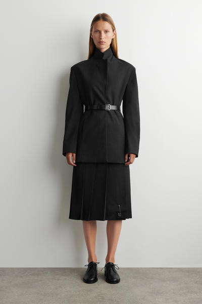 COS ベルト付きウール混ブレザー