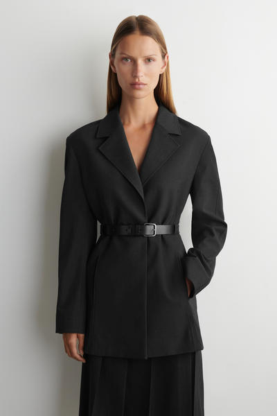 COS ベルト付きウール混ブレザー