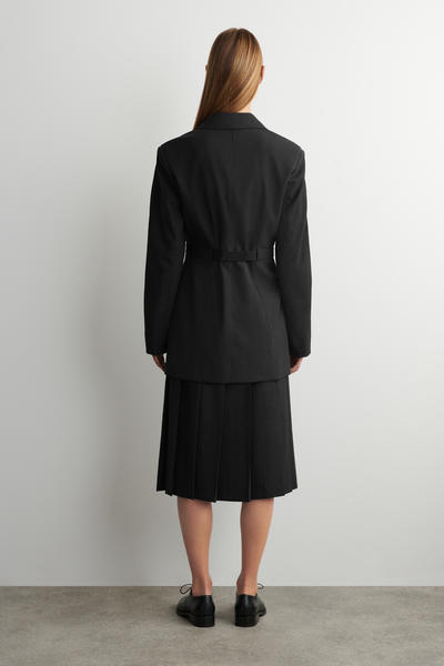 COS ベルト付きウール混ブレザー
