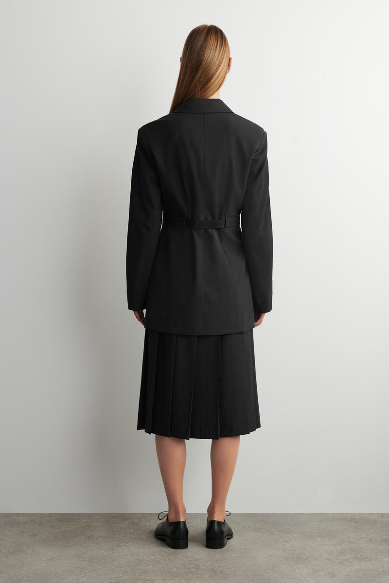 COS ベルト付きウール混ブレザー