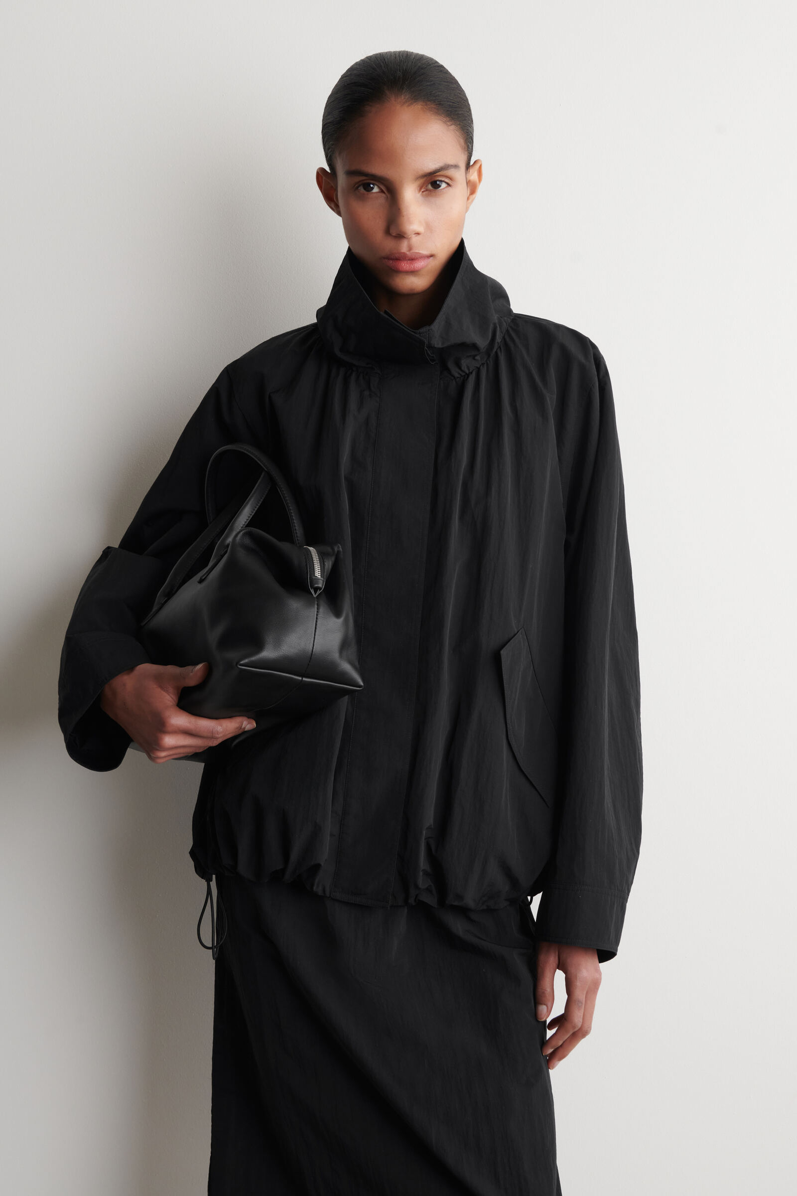 タグ付き COSナイロンファンネルネック NYLON FUNNEL-NECK JACKET ナイロンファンネルネックジャケット