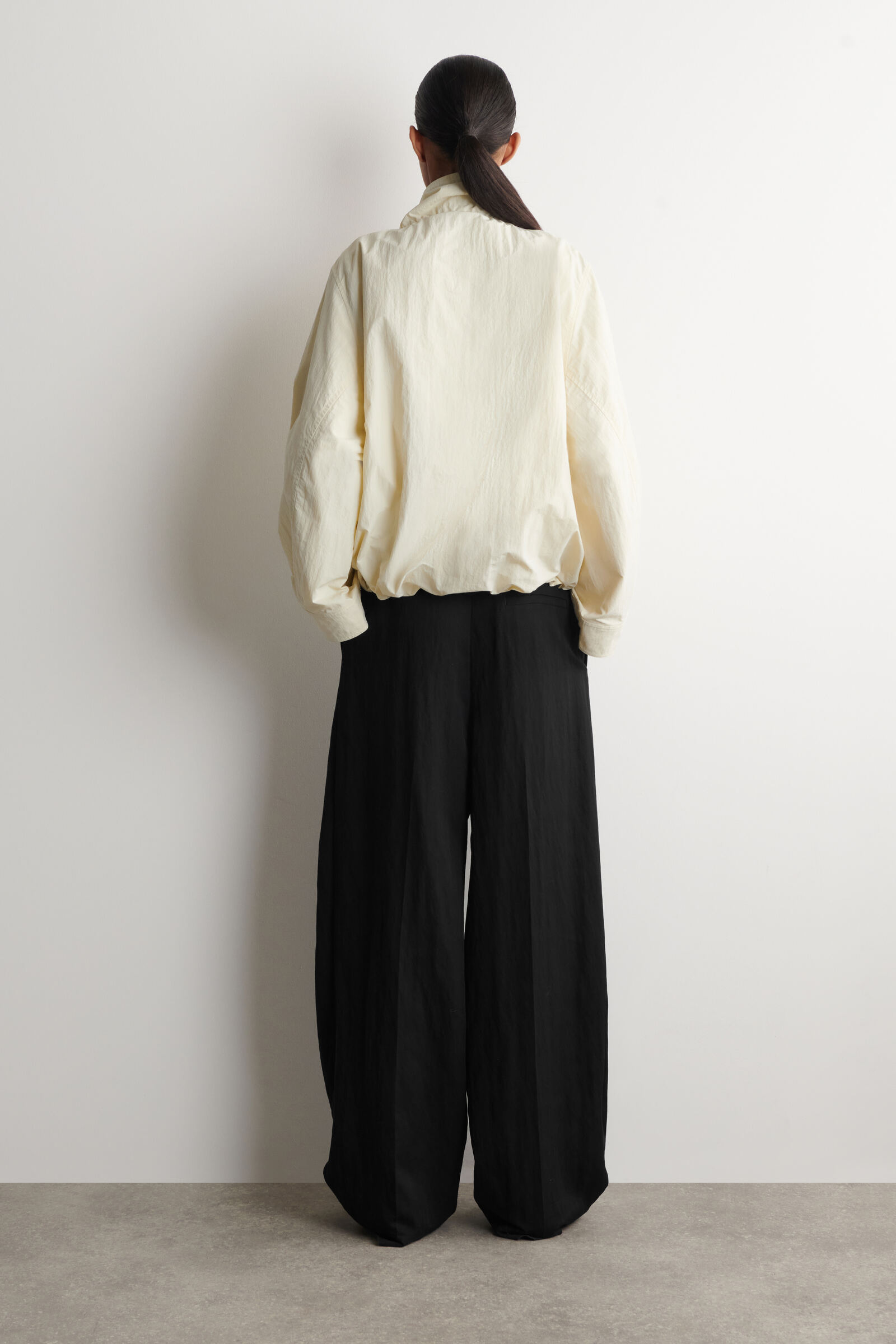 タグ付き COSナイロンファンネルネック NYLON FUNNEL-NECK JACKET ナイロンファンネルネックジャケット