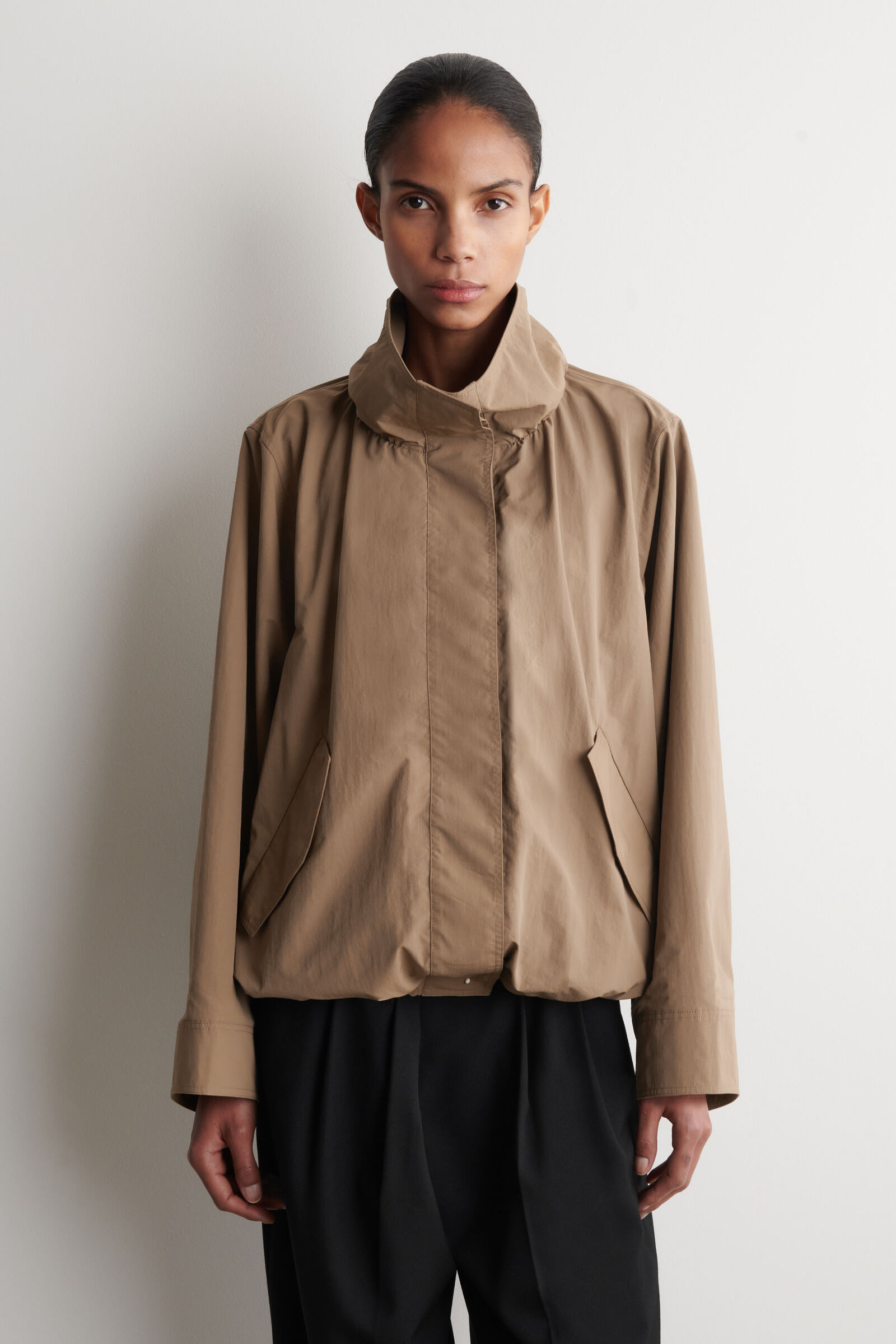 NYLON FUNNEL-NECK JACKET ナイロンファンネルネックジャケット