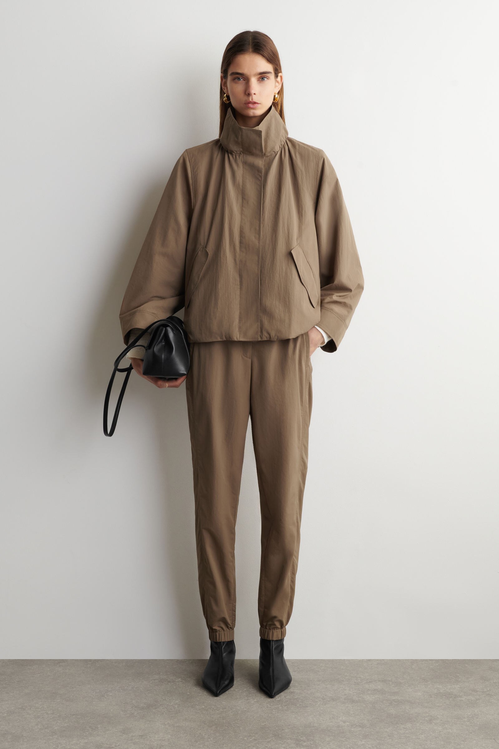 【HUT】COS 中綿入りファンネルネックコート Mサイズ NYLON FUNNEL-NECK JACKET ナイロンファンネルネックジャケット