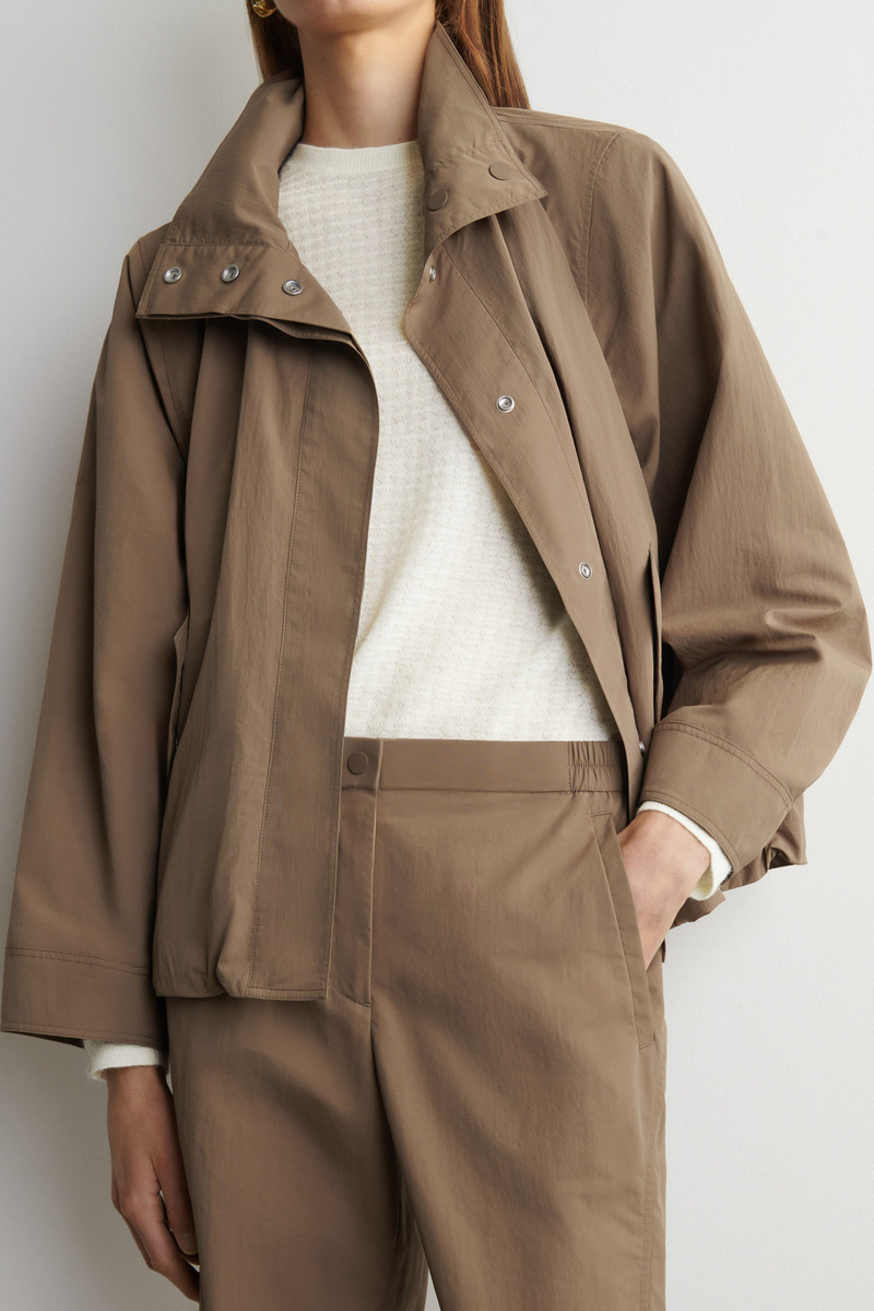 COS テクニカルナイロン バレルレッグパンツ