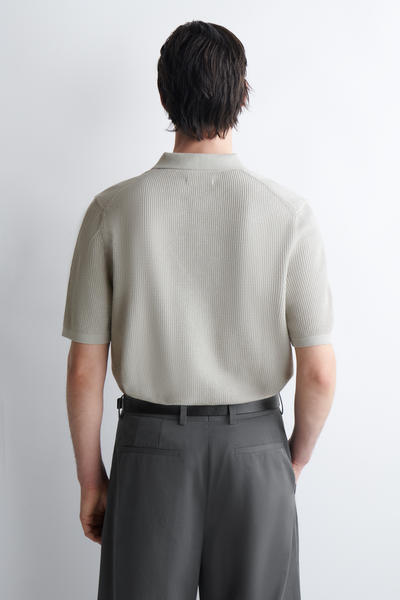 COS ワッフルニットコットンポロシャツ