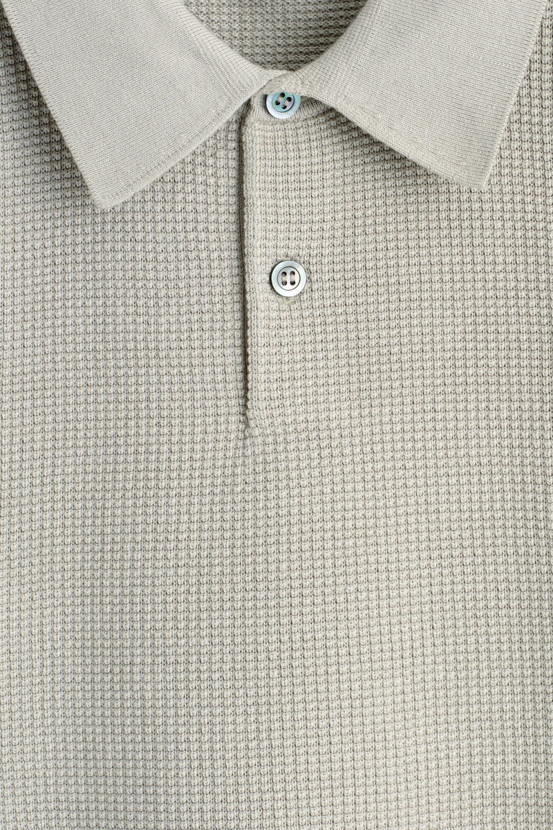 COS ワッフルニットコットンポロシャツ