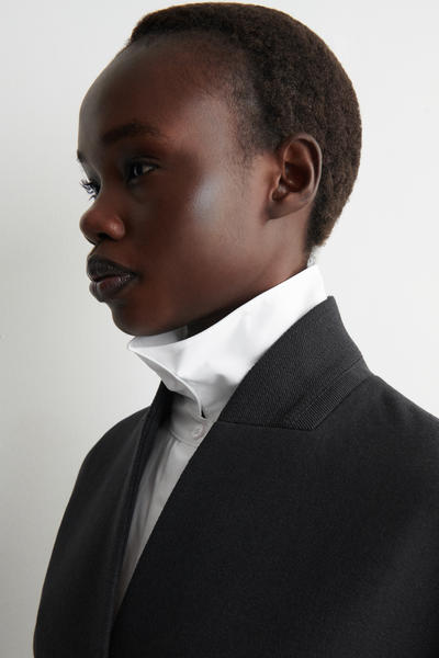 COS 襟なしウールツイルコート